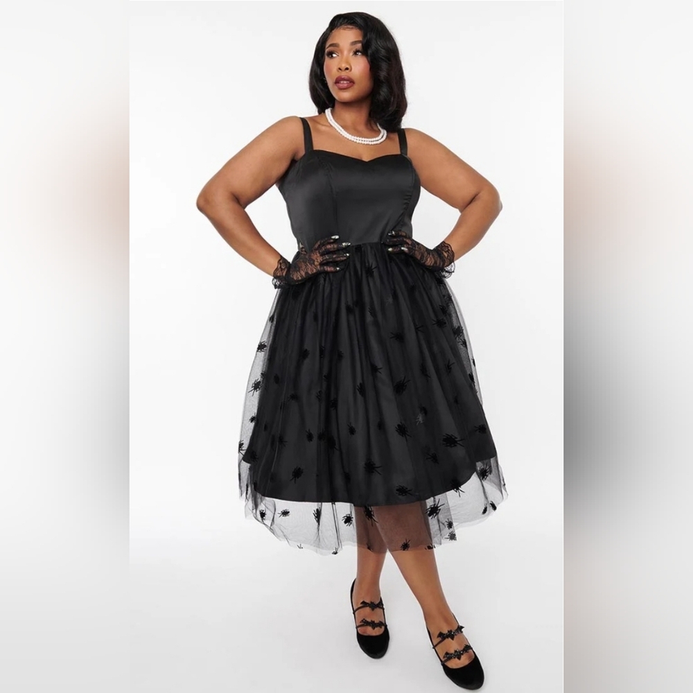 New 3x Beetlejuice x Unique Vintage Flocked Cockroach Swing Dress